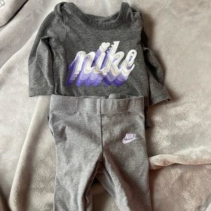 Baby girl nike outfit 0-3 m